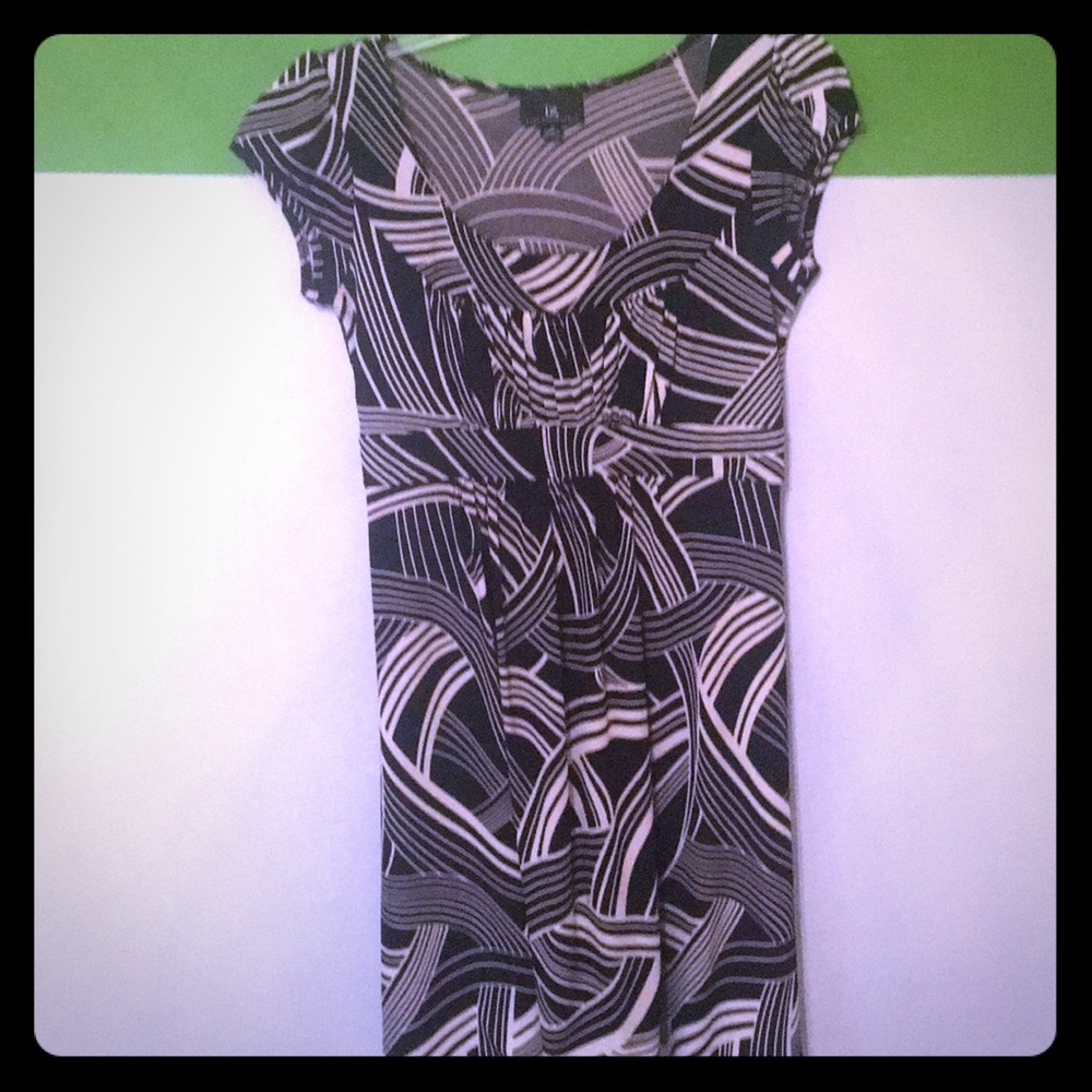 Women’s medium mid length dress